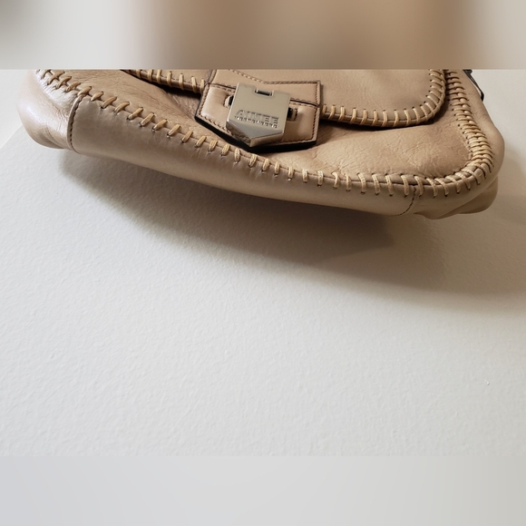 Aimee Kestenberg Tan Flap Saddle Crossbody Shoulder Bag EUC - Picture 5 of 9